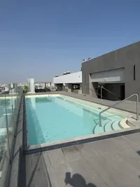 Piscina y terraza del último piso